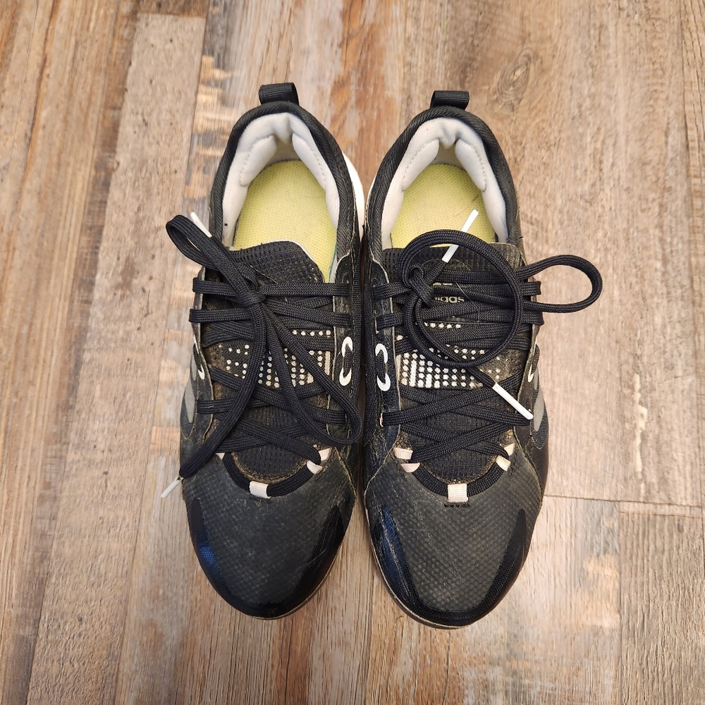 Adidas Softball Cleats - Picture 2 of 8